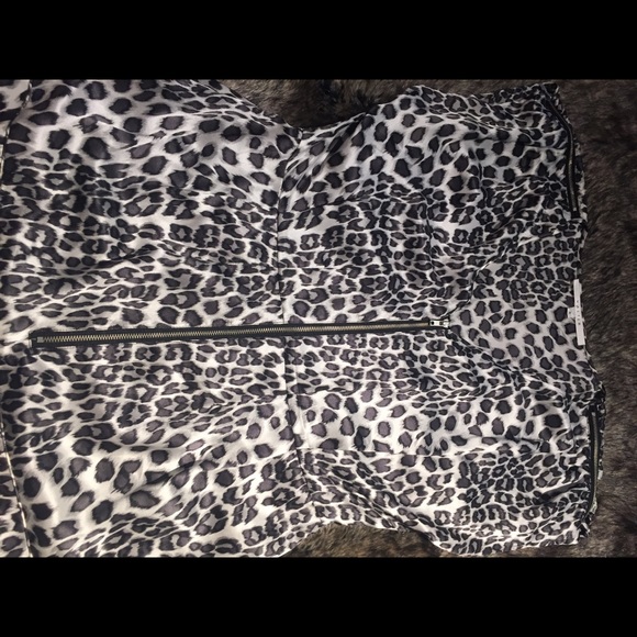 Walter 100% silk animal print top - Picture 3 of 5